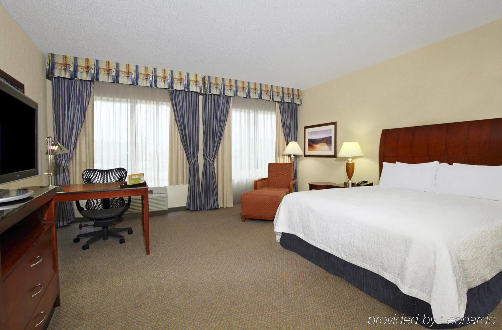 Hilton Garden Inn Columbus-University Area Экстерьер фото